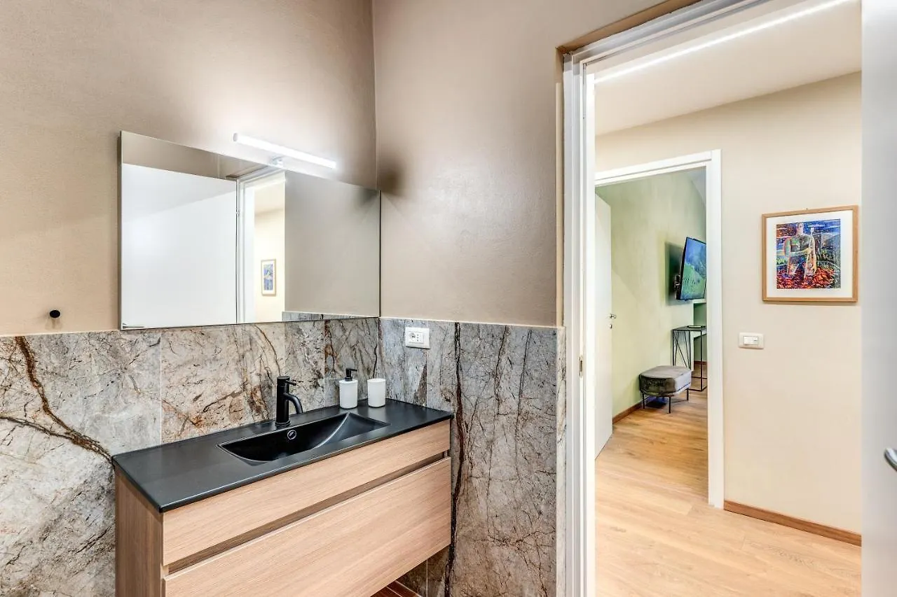 Appartamento Downtown Srl - Croce Di Malta Royale La Spezia 0*,  Italia
